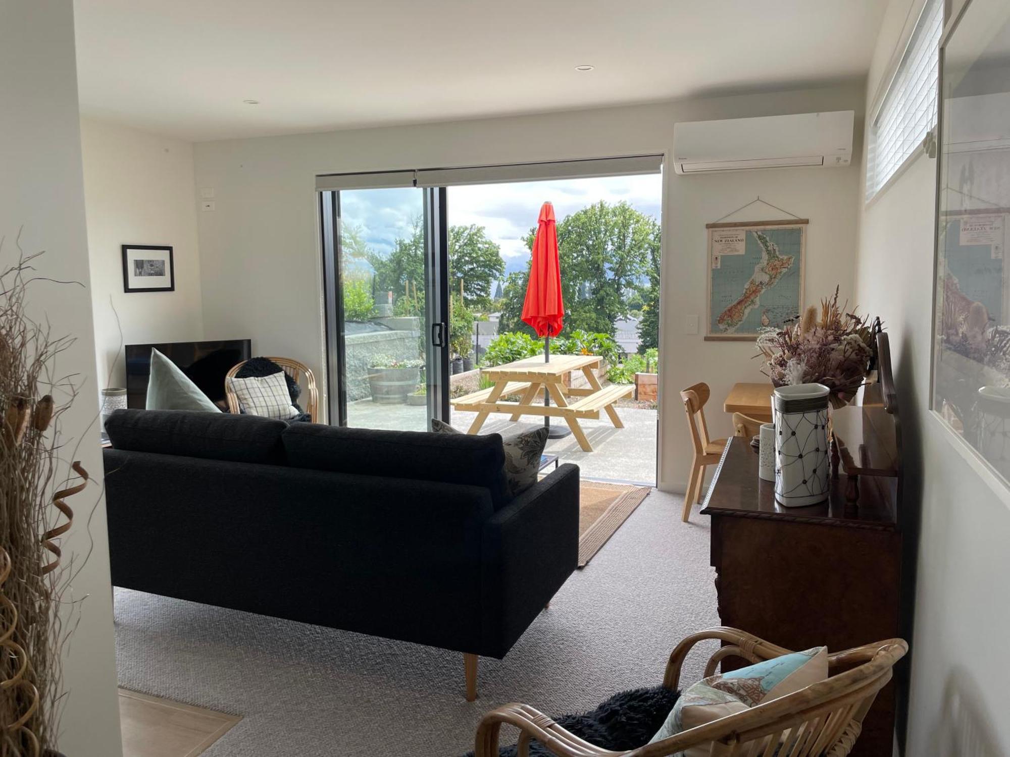 Lake Views - New Apartment With Room To Relax Wanaka Zewnętrze zdjęcie